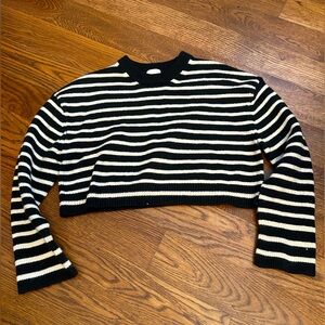 H&M Cropped Sweater